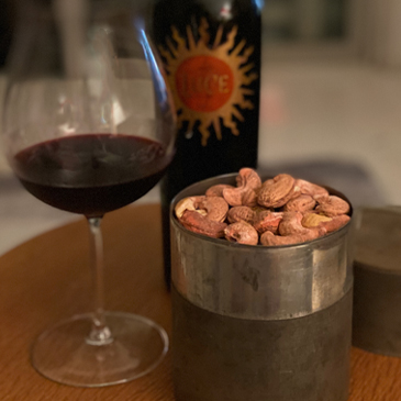 “ヨーロッパや中東で高級品として人気のあるカンボジア産のカシューナッツ”