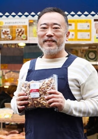 店主 小島靖久