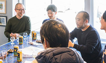 商品開発で食べ比べ