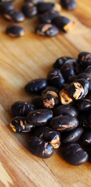煎り黒豆