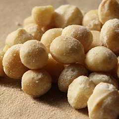 Bar御用達の「マカダミアナッツ」