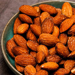 塩にもこだわった「濃い塩アーモンド」