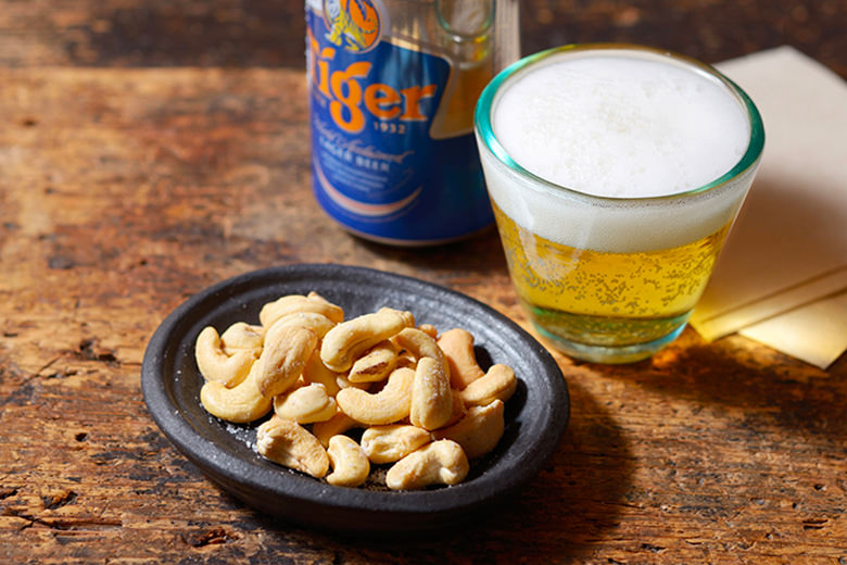 塩にもこだわった「濃い塩ミックスナッツ」