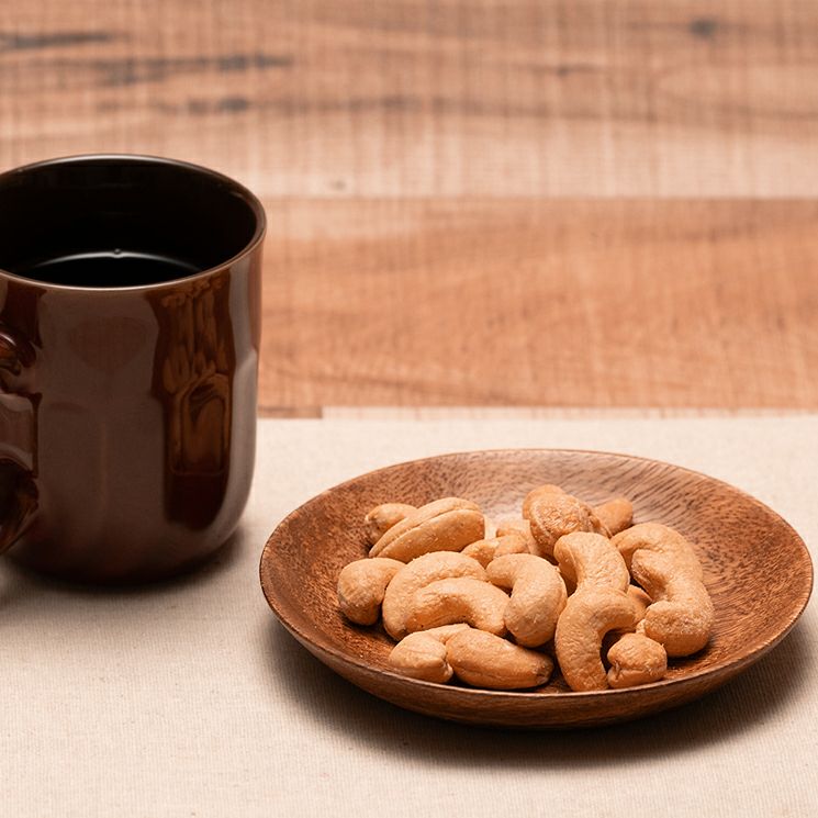 カンボジア産：超大粒プレミアムローストカシューナッツ（薄塩仕立て）1kg